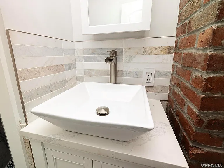 47 Wood St #2 — Photo 6