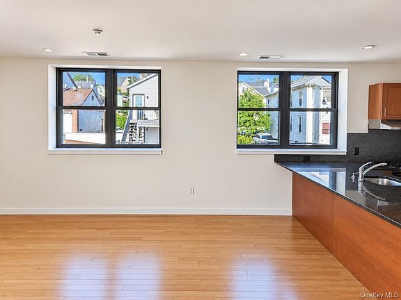 4th image of 73 Spring Street #3D