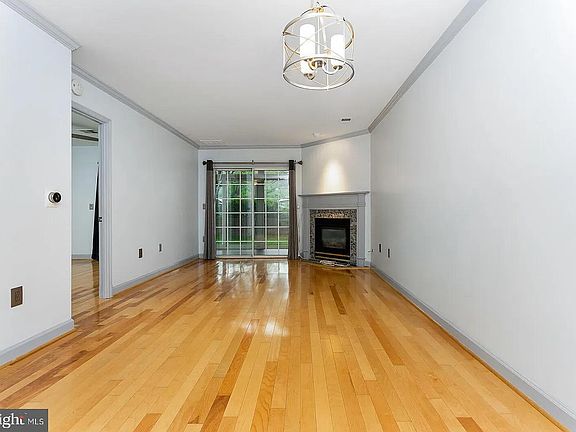 3rd image of 6908 Fairfax Dr Unit 104