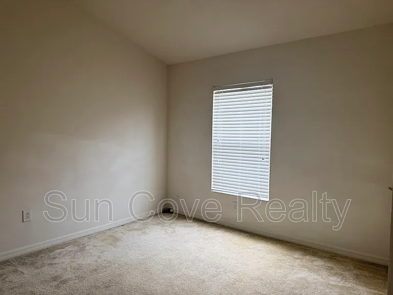 24927 Siena Dr — Photo 12