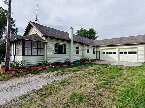 3rd image of 1722 Moyer Ave