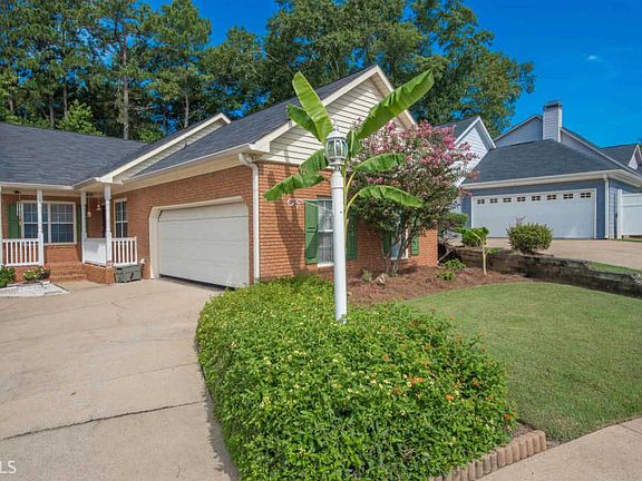 2nd image of 160 Woodgate Cir #13