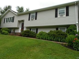 28 Partridge Dr, Monroe, CT 06468