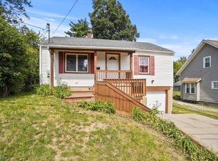 829 Brady Ave, Barberton, OH 44203