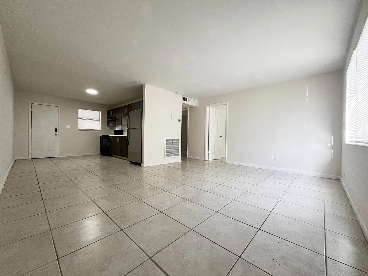 Building Photo - 1610 N 25th St #7
