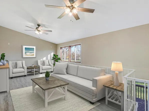 8707 Maplebrook Pkwy N, Brooklyn Park, MN 55445