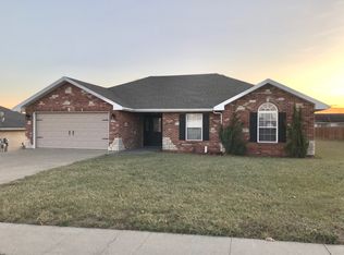 165 Jupiter St, Holts Summit, MO 65043