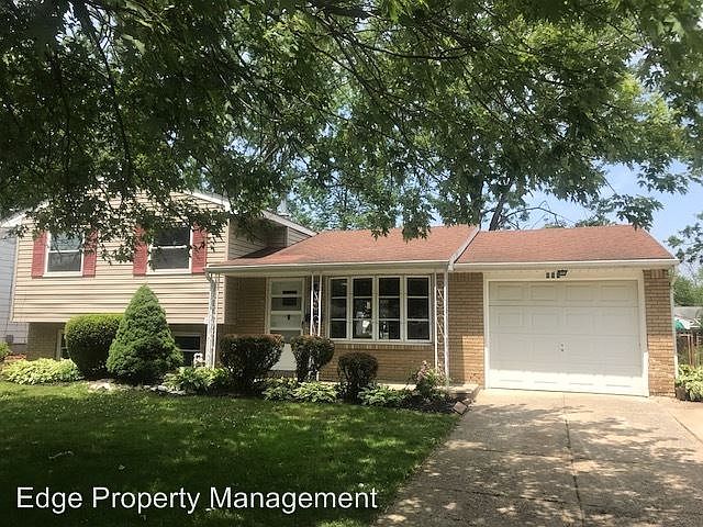 1st image of 858 Sherwood Dr
