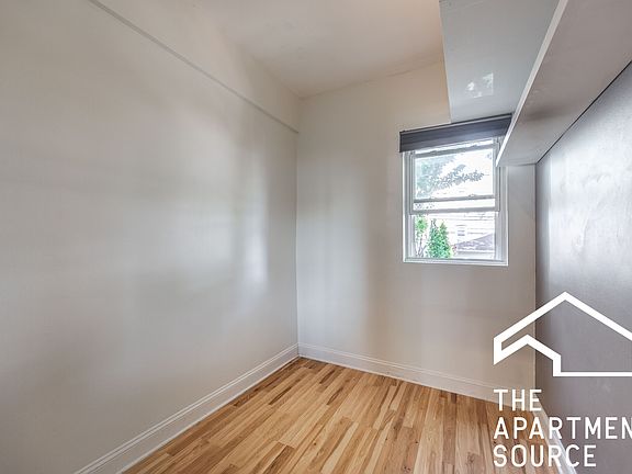 2nd image of 2556 W Cortland St #1