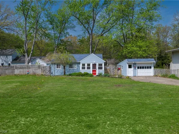 258 Vineyard Rd, Avon Lake, OH 44012