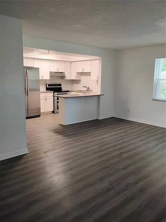 2 bed, 1.0 bath, 800 sqft, $1,425 — Photo 2