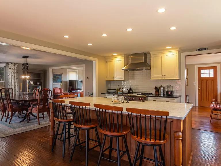 323 Green Hill Rd — Photo 3