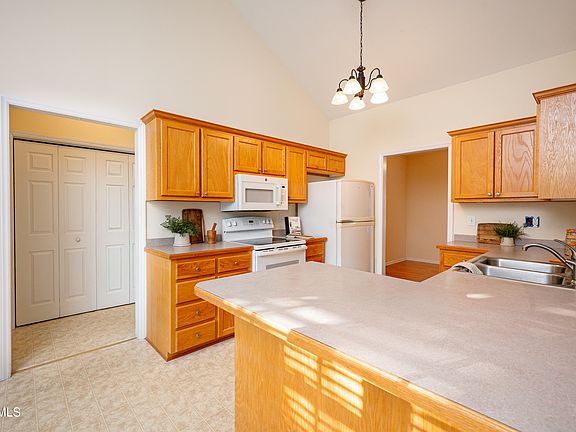 5th image of 111 Allie Bell Ln