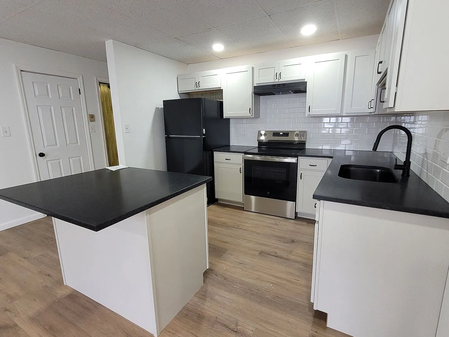 25 Cloister Avenue — Photo 1