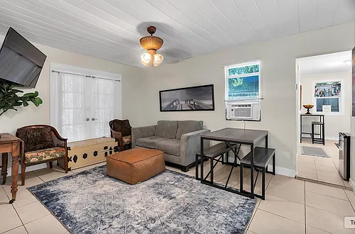 909B N Palmway Photo 1