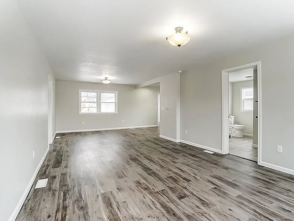 2nd image of 209 S Scott St