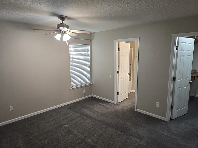 607 Mount Olympus Blvd — Photo 37