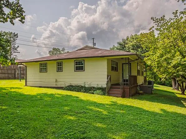 426 Parliament Rd #2, Harrogate, TN 37752