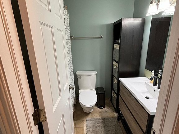 4th image of 5516 E Lake Dr APT D