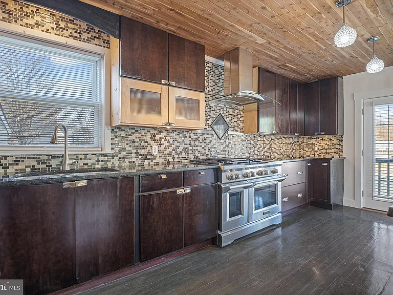 312 N Hammonds Ferry Rd — Photo 20