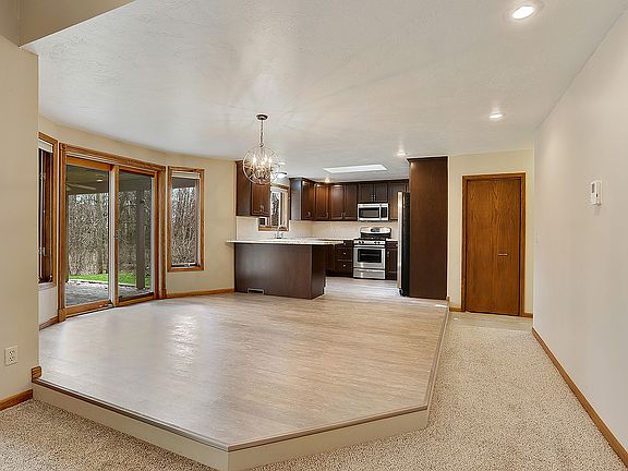 4th image of 2222 Cumberland Dr