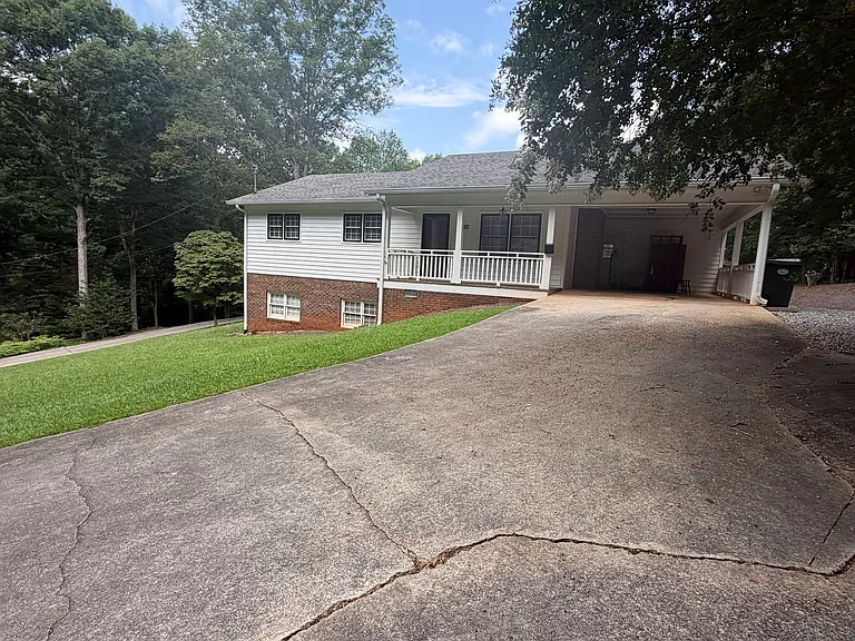 402 Skyline Dr — Photo 27