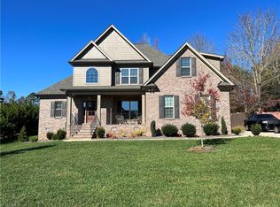 1908 Breeze Point Ct, Whitsett, NC 27377