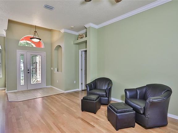 4th image of 4019 Valrico Grove Dr