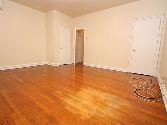 5th image of 318 S 15th St APT 2F