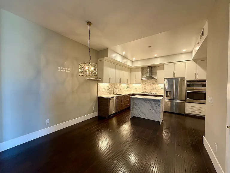 Dining & Kitchen