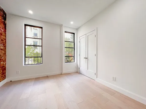 627 East 6th Street image 5 of 9