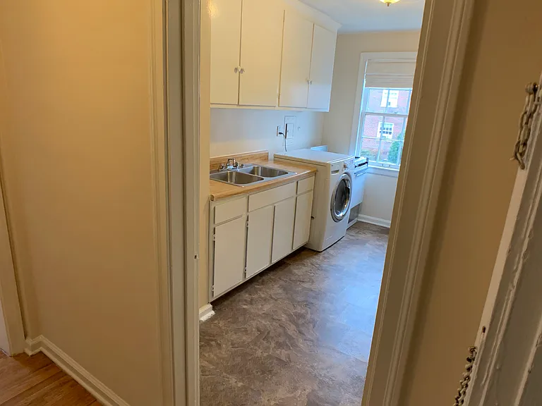 2841 Thornhill Rd — Photo 6