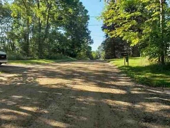 Exterior Neighborhood (street photo)