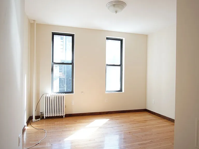 1586 York Ave #1 — Photo 8
