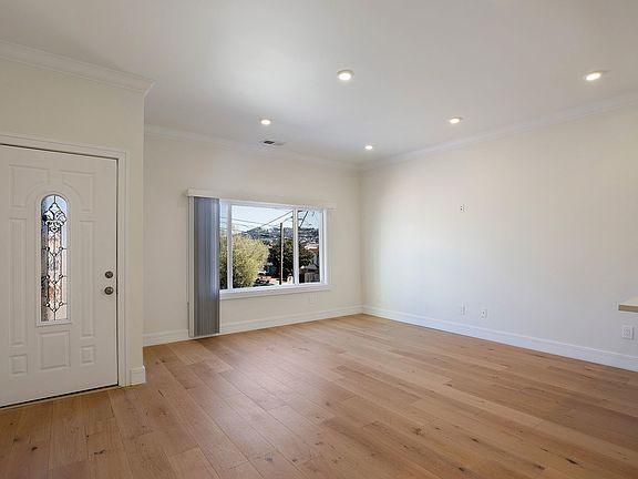 5th image of 339 Orizaba Ave