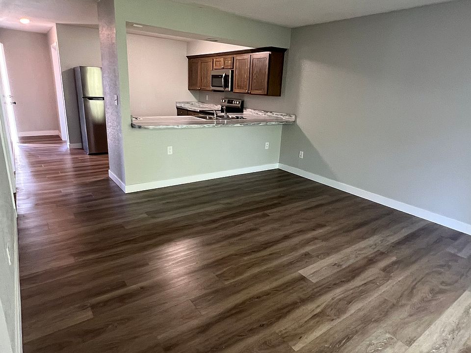 1st image of 1074 Mace Rd #13