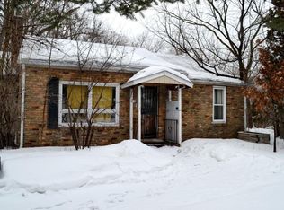 2425 Victoria St N, Roseville, MN 55113