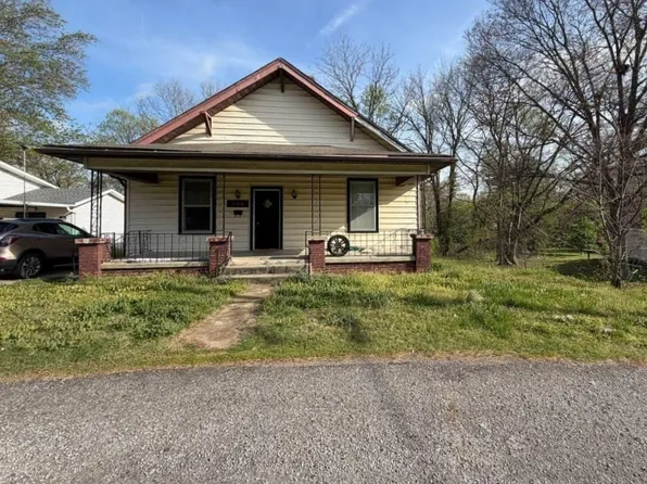 300 5th St #F, Fulton, KY 42041