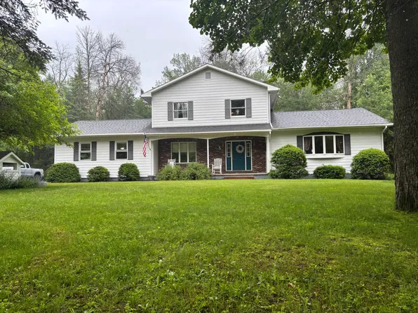 5 Beechwood Dr, Morrisonville, NY 12962