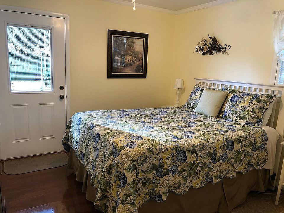 2nd master bedroom 