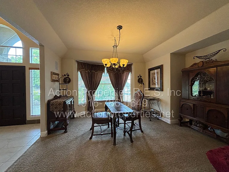 4726 Abbey Hl — Photo 9