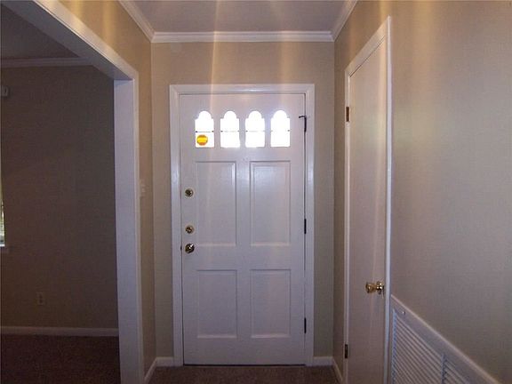 4th image of 4155 Holly Springs Dr