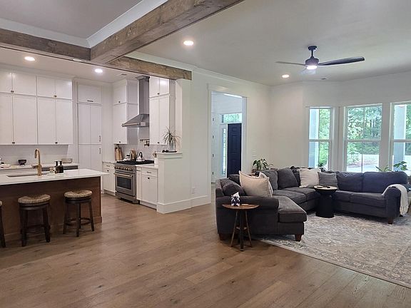 5th image of 17 Blake Ln