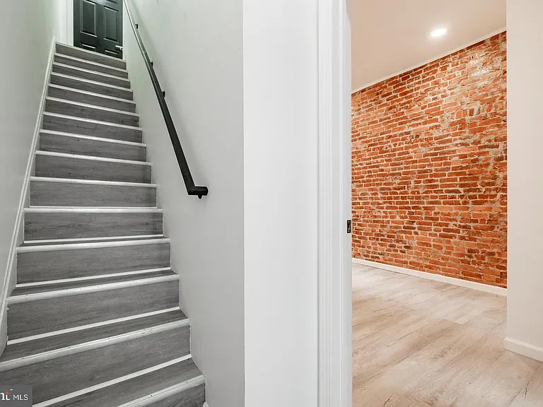 935 W Susquehanna Ave #1 — Photo 2