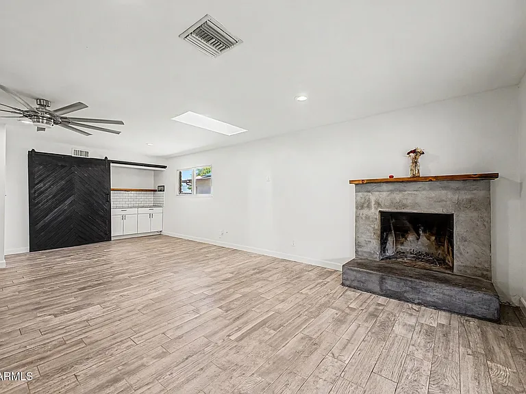 1243 E Riviera Dr — Photo 9