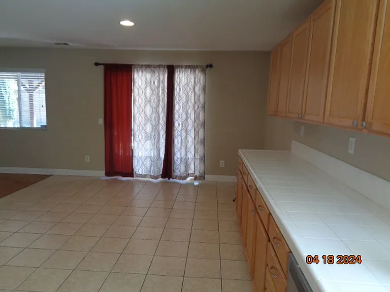 2064 W Avenue K #6 — Photo 7
