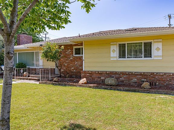 3rd image of 1434 Locke Rd