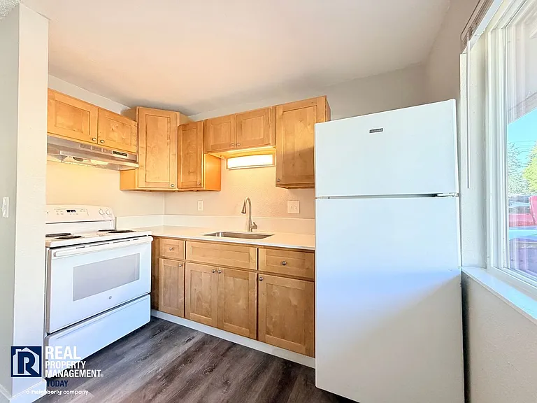 6415 Steilacoom Blvd SW Tacoma — Photo 8