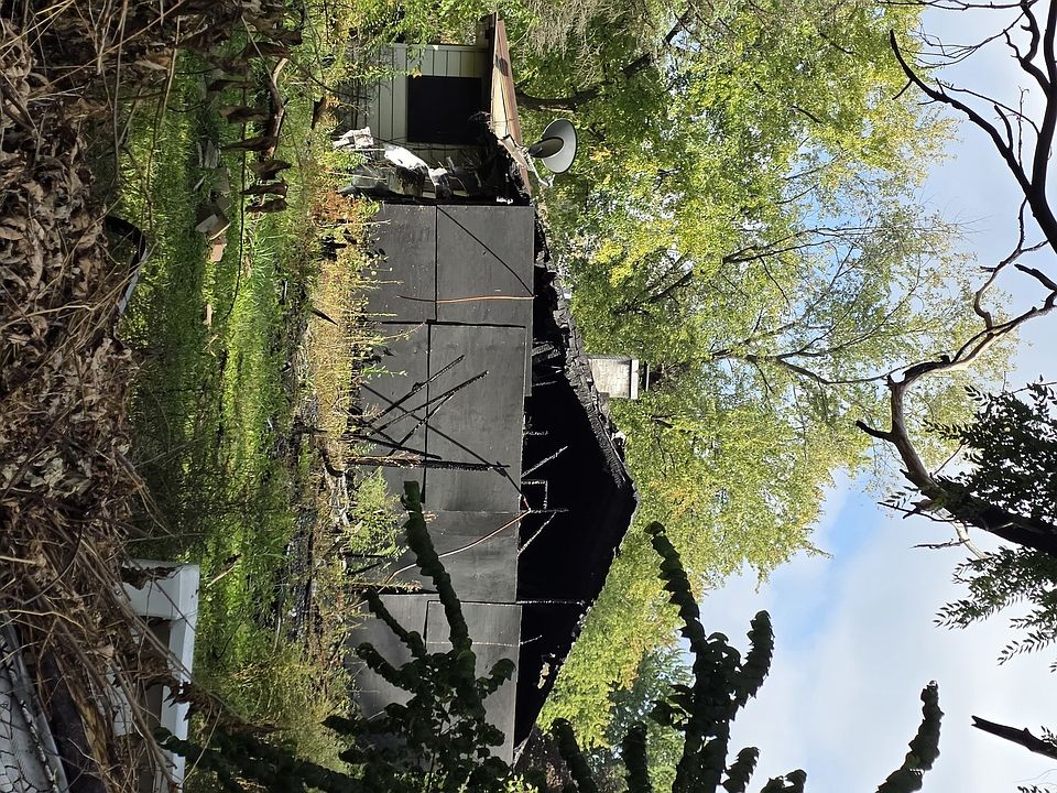 2nd image of 15228 Dante Ave