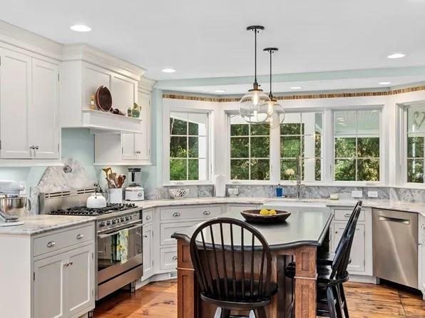 982 Main St, Hingham, MA 02043